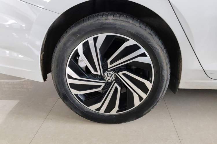 Used Volkswagen Sagitar 2022 280TSI DSG Flyover Edition Right Rear Wheel Hub