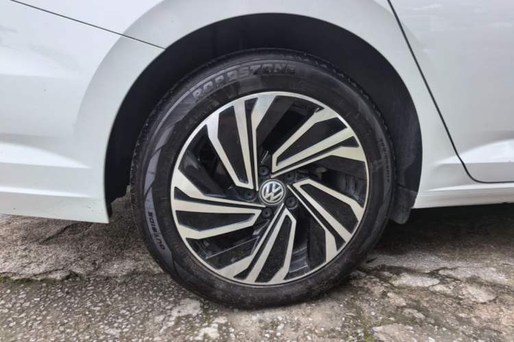 Used Volkswagen Sagitar 2022 280TSI DSG Flyover Edition Right Rear Wheel Hub