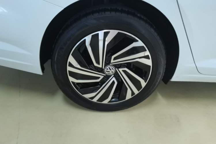 Used Volkswagen Sagitar 2022 280TSI DSG Excellence Edition Right Rear Wheel Hub