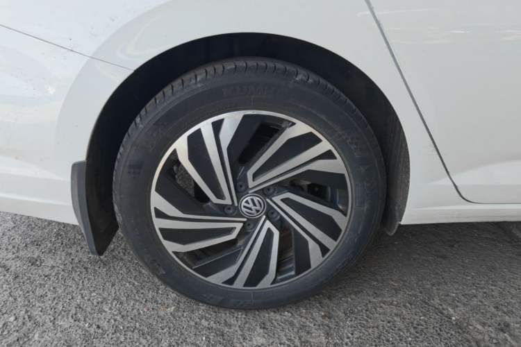 Used Volkswagen Sagitar 2022 280TSI DSG Flyover Edition Right Rear Wheel Hub