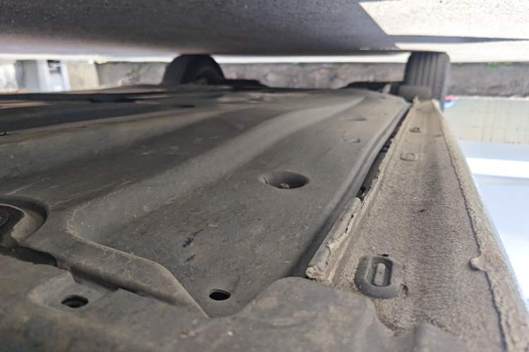 Used Volkswagen Sagitar 2022 280TSI DSG Flyover Edition Right Side Sill