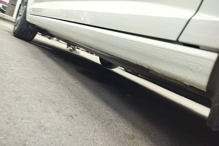 Used Volkswagen Sagitar 2022 280TSI DSG Flyover Edition Right Side Sill