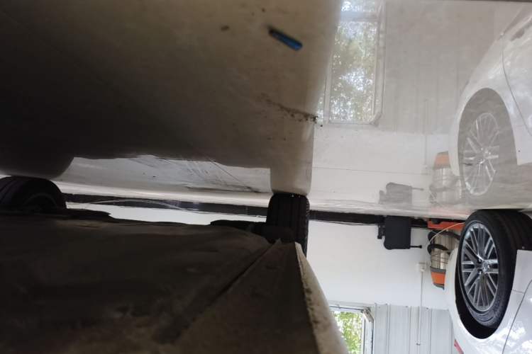 Used Volkswagen Sagitar 2022 280TSI DSG Excellence Edition Right Side Sill