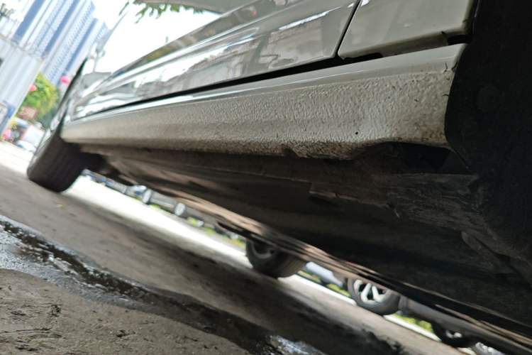 Used Volkswagen Sagitar 2022 280TSI DSG Flyover Edition Right Side Sill
