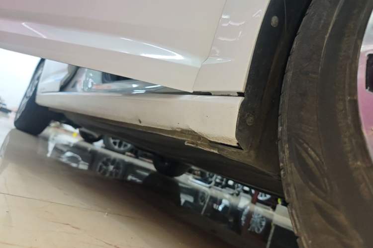 Used Volkswagen Sagitar 2022 280TSI DSG Flyover Edition Right Side Sill