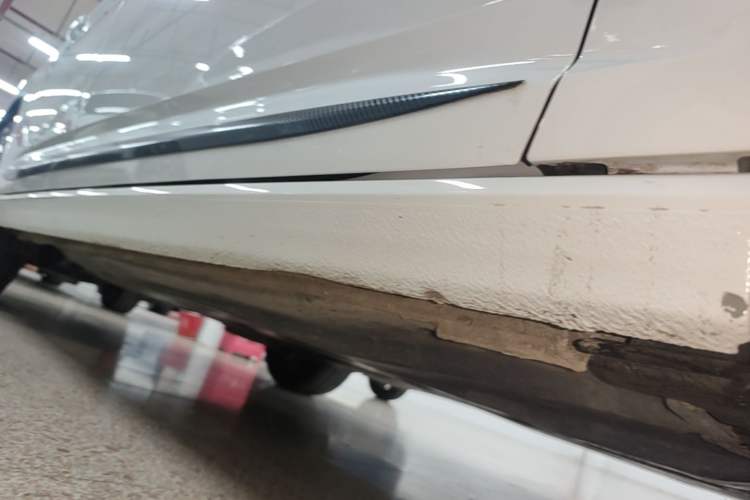 Used Volkswagen Sagitar 2022 280TSI DSG Excellence Edition Right Side Sill