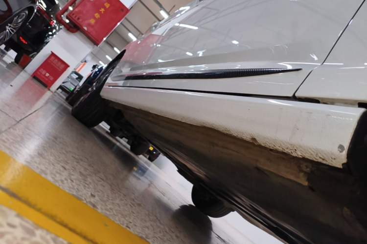 Used Volkswagen Sagitar 2022 280TSI DSG Excellence Edition Right Side Sill