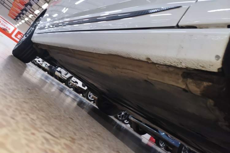 Used Volkswagen Sagitar 2022 280TSI DSG Excellence Edition Right Side Sill