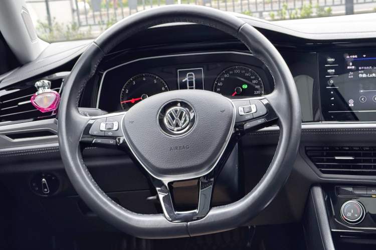 Used Volkswagen Sagitar 2022 280TSI DSG Flyover Edition Steering Wheel