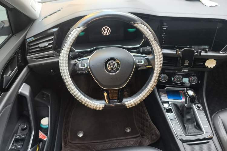 Used Volkswagen Sagitar 2022 280TSI DSG Flyover Edition Steering Wheel