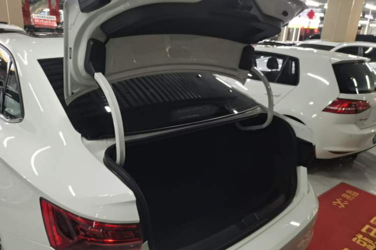 Used Volkswagen Sagitar 2022 280TSI DSG Excellence Edition Trunk