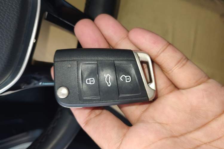 Used Volkswagen Sagitar 2022 280TSI DSG Flyover Edition Vehicle Key