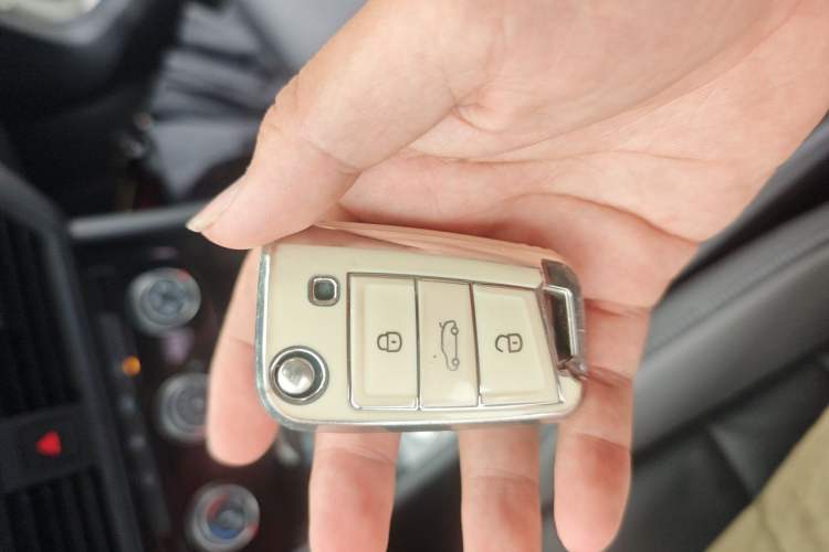 Used Volkswagen Sagitar 2022 280TSI DSG Excellence Edition Vehicle Key