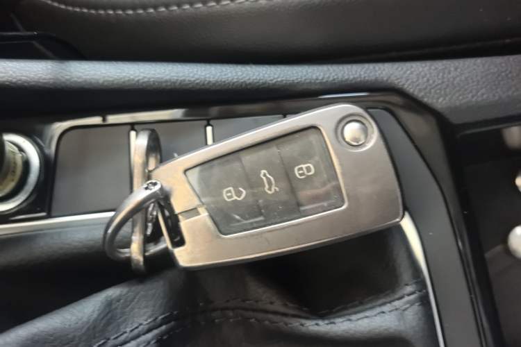 Used Volkswagen Sagitar 2022 280TSI DSG Flyover Edition Vehicle Key