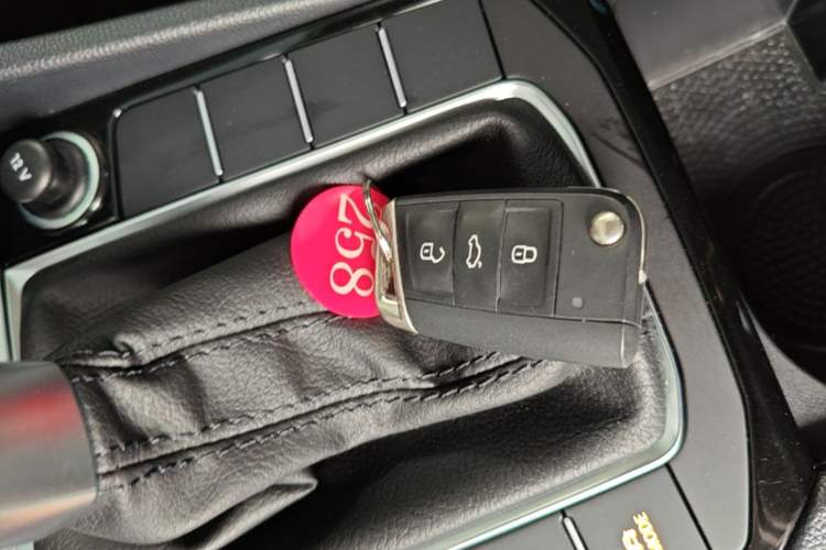 Used Volkswagen Sagitar 2022 280TSI DSG Flyover Edition Vehicle Key