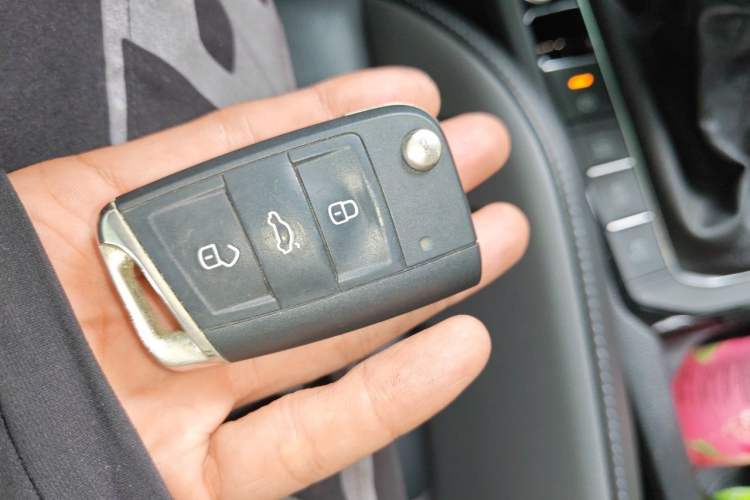 Used Volkswagen Sagitar 2022 280TSI DSG Excellence Edition Vehicle Key