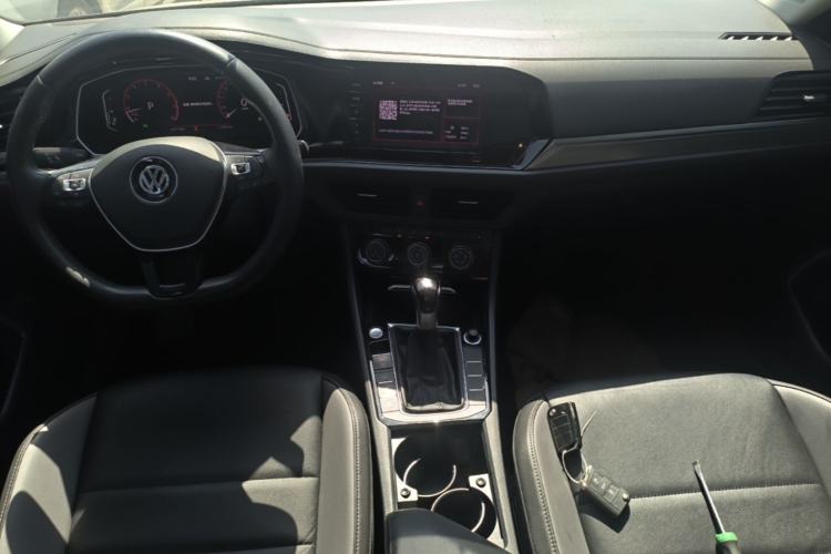 Used Volkswagen Sagitar 2022 280TSI DSG Flyover Edition Center Console