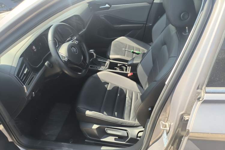 Used Volkswagen Sagitar 2022 280TSI DSG Flyover Edition Left Front Seat