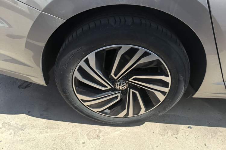 Used Volkswagen Sagitar 2022 280TSI DSG Flyover Edition Right Rear Wheel Hub