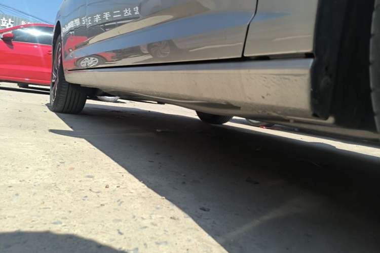 Used Volkswagen Sagitar 2022 280TSI DSG Flyover Edition Right Side Sill