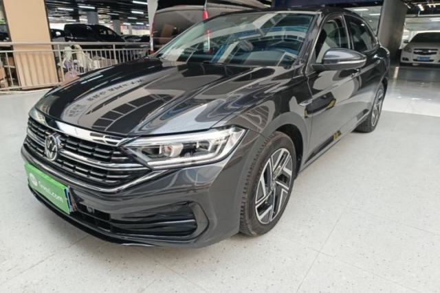 Używany Volkswagen Sagitar 2023 300TSI DSG Excellence Edition