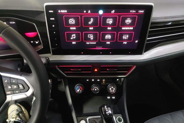 Used Volkswagen Sagitar 2023 300TSI DSG Excellence Edition Audio And AC Panel