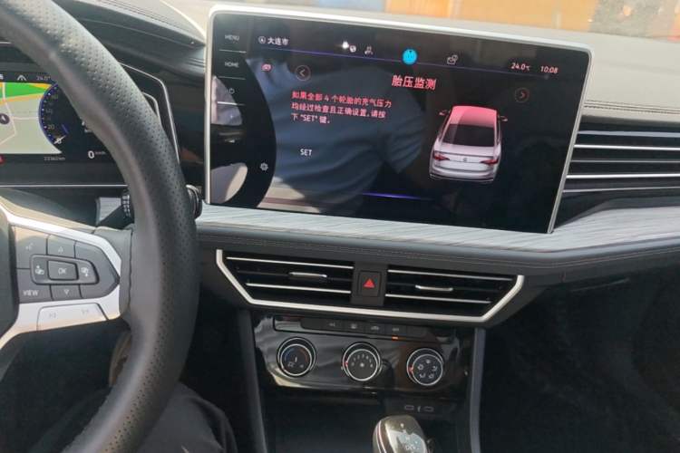 Used Volkswagen Sagitar 2023 300TSI DSG Excellence Edition Audio And AC Panel