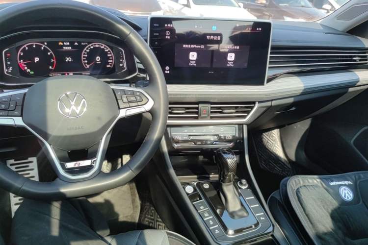 Used Volkswagen Sagitar 2023 300TSI DSG Excellence Edition Audio And AC Panel