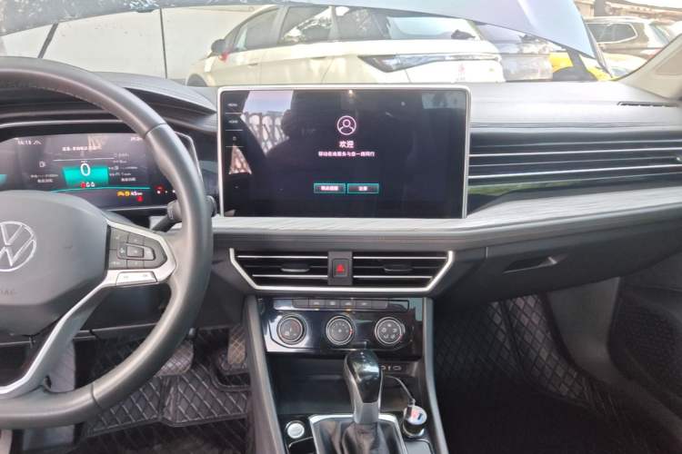Used Volkswagen Sagitar 2023 300TSI DSG Excellence Edition Audio And AC Panel