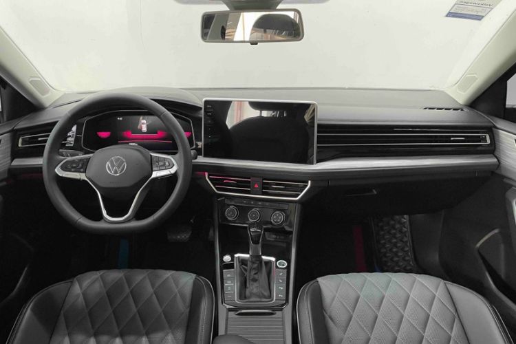 Used Volkswagen Sagitar 2023 300TSI DSG Excellence Edition Audio And AC Panel