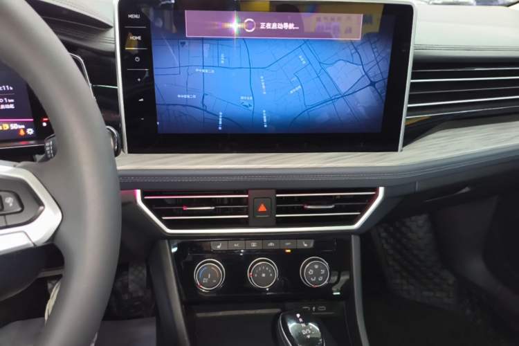 Used Volkswagen Sagitar 2023 300TSI DSG Excellence Edition Audio And AC Panel