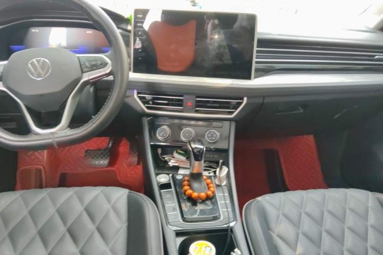 Used Volkswagen Sagitar 2023 300TSI DSG Excellence Edition Audio And AC Panel
