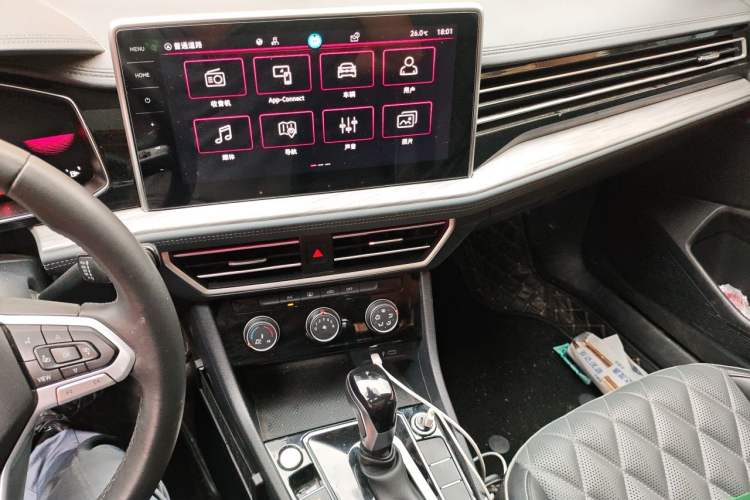 Used Volkswagen Sagitar 2023 300TSI DSG Excellence Edition Audio And AC Panel