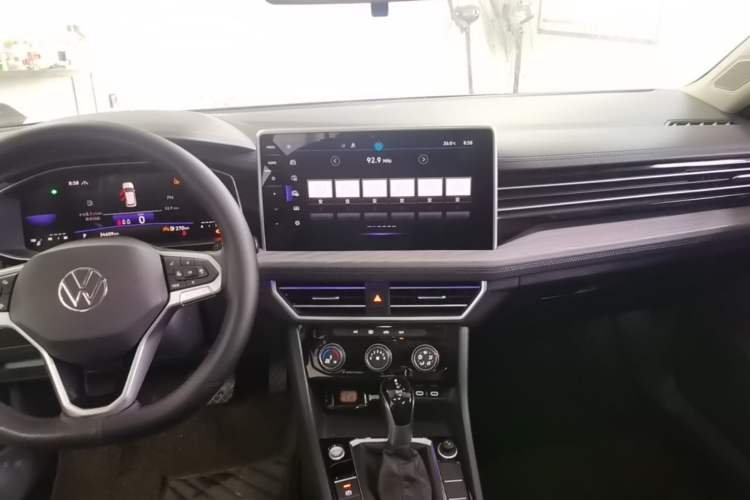 Used Volkswagen Sagitar 2023 300TSI DSG Excellence Edition Audio And AC Panel