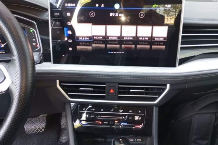 Used Volkswagen Sagitar 2023 280TSI DSG Excellence Edition Audio And AC Panel