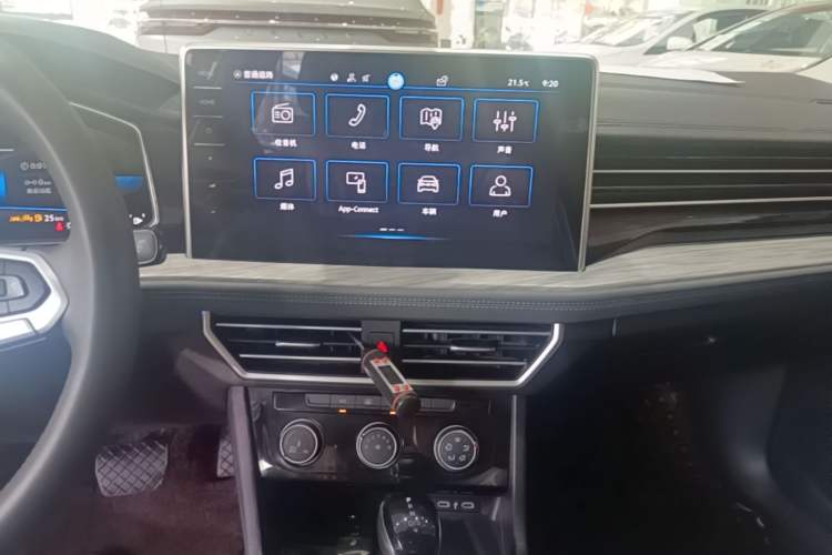 Used Volkswagen Sagitar 2023 300TSI DSG Excellence Edition Audio And AC Panel