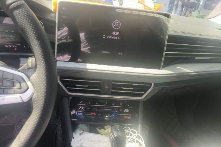 Used Volkswagen Sagitar 2023 300TSI DSG Excellence Edition Audio And AC Panel