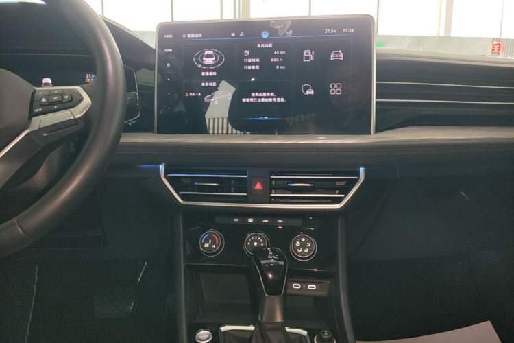 Used Volkswagen Sagitar 2023 300TSI DSG Excellence Edition Audio And AC Panel
