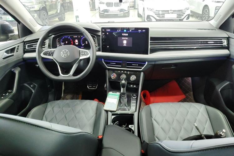 Used Volkswagen Sagitar 2023 300TSI DSG Excellence Edition Center Console