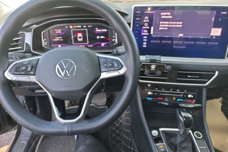 Used Volkswagen Sagitar 2023 280TSI DSG Excellence Plus Edition Center Console