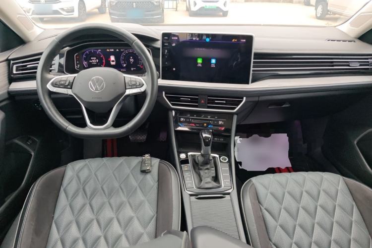 Used Volkswagen Sagitar 2023 300TSI DSG Excellence Edition Center Console