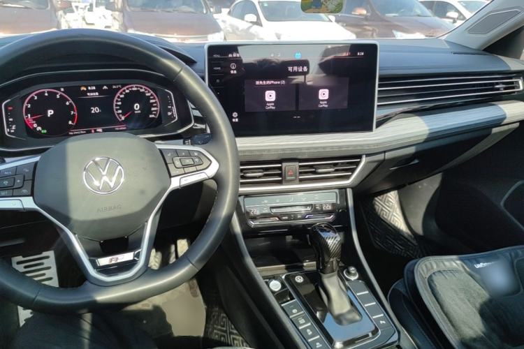 Used Volkswagen Sagitar 2023 300TSI DSG Excellence Edition Center Console