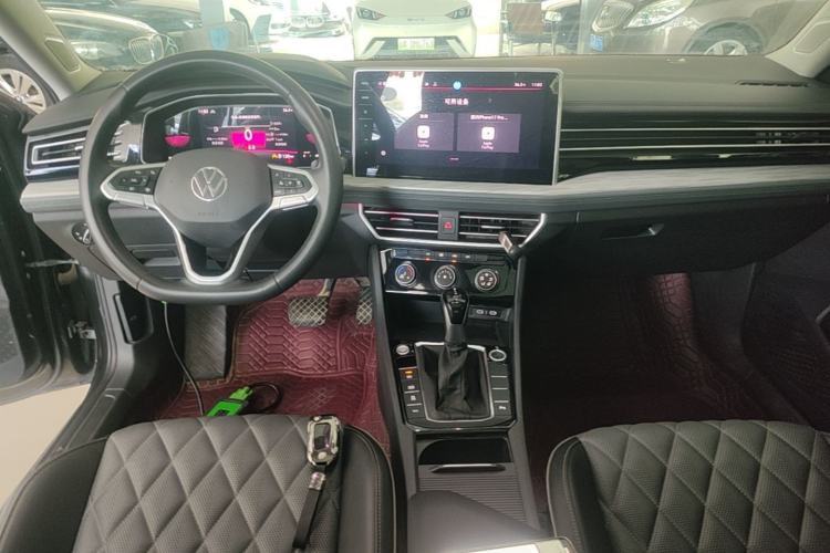Used Volkswagen Sagitar 2023 300TSI DSG Excellence Edition Center Console