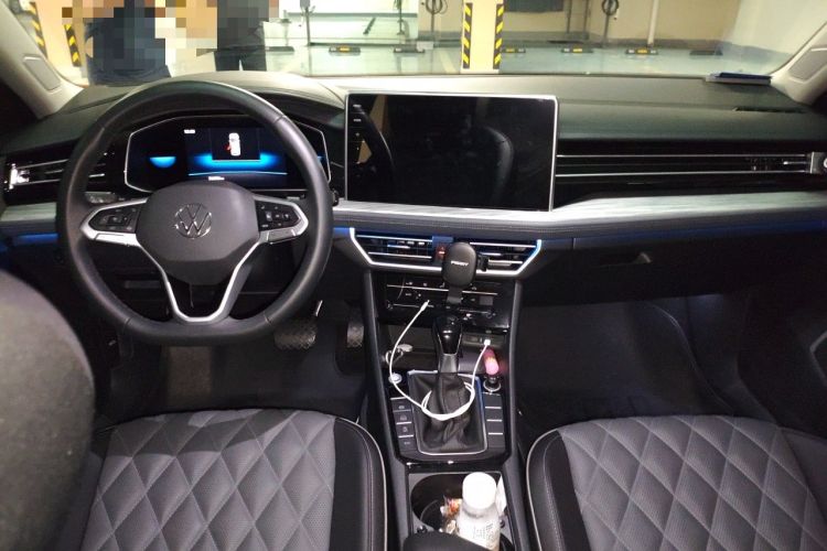 Used Volkswagen Sagitar 2023 280TSI DSG Excellence Plus Edition Center Console