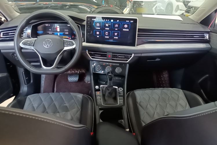Used Volkswagen Sagitar 2023 300TSI DSG Excellence Edition Center Console