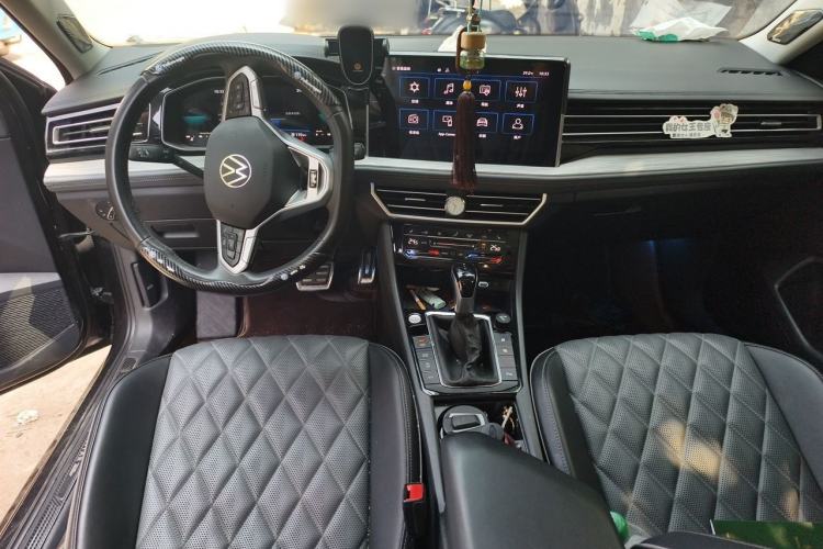 Used Volkswagen Sagitar 2023 300TSI DSG Excellence Edition Center Console