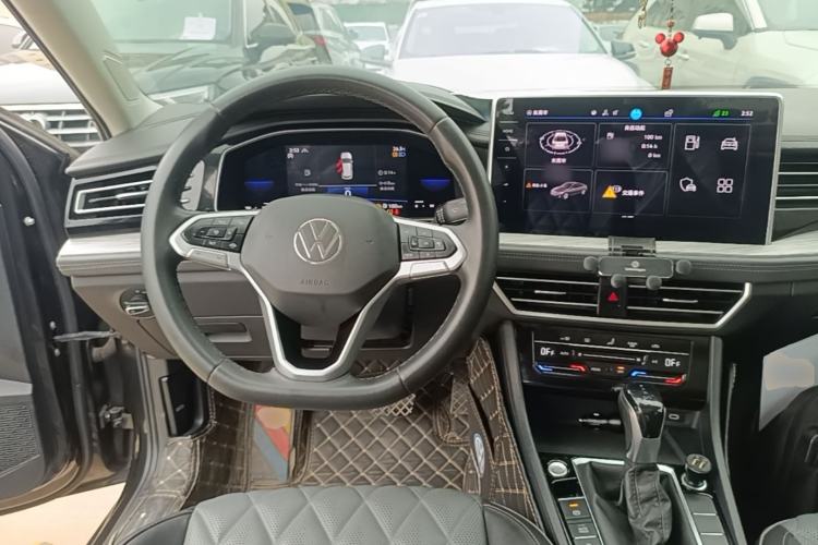 Used Volkswagen Sagitar 2023 280TSI DSG Excellence Edition Center Console