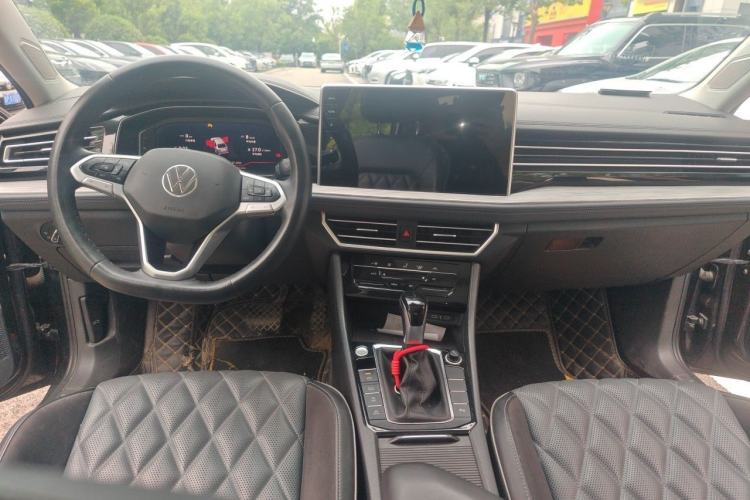 Used Volkswagen Sagitar 2023 300TSI DSG Excellence Edition Center Console