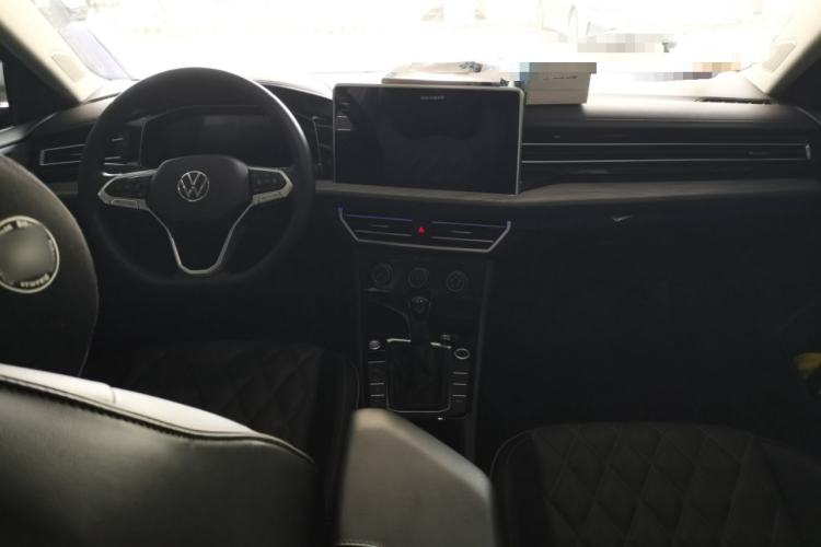 Used Volkswagen Sagitar 2023 300TSI DSG Excellence Edition Center Console
