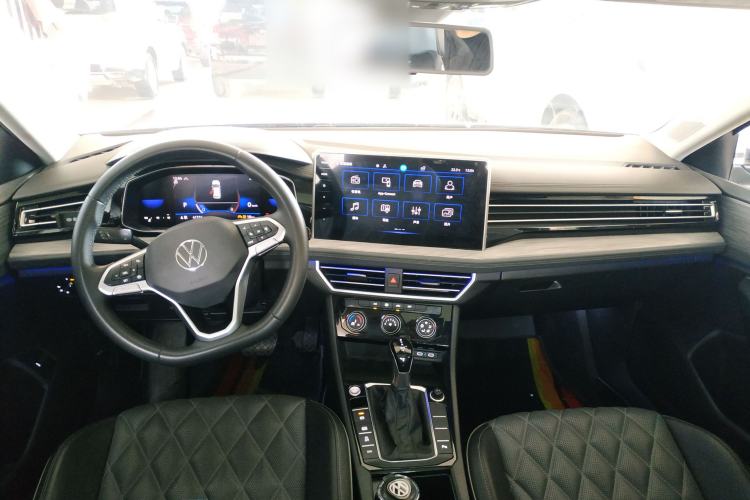Used Volkswagen Sagitar 2023 300TSI DSG Excellence Edition Center Console